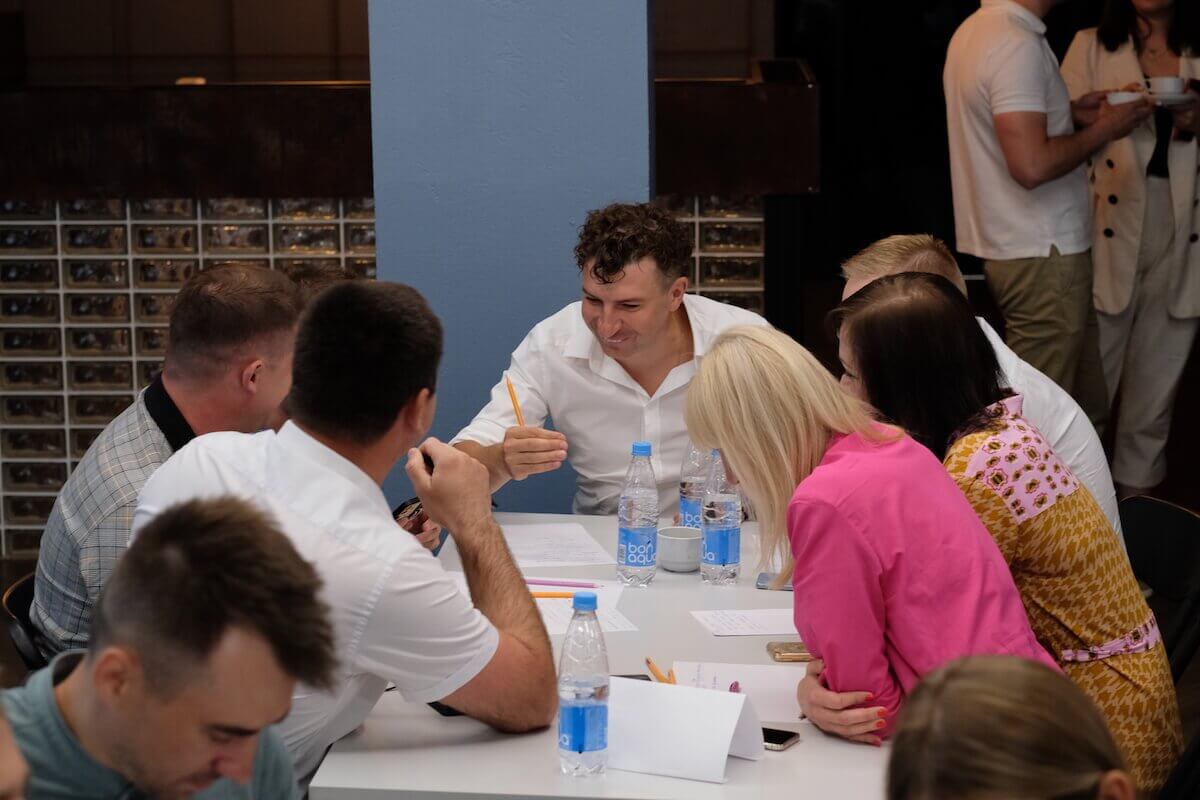 Ключевой фактор успеха (КФУ) — это принцип Парето в квадрате, в кубе. Т.е. это такой двойной, тройной «отжим» самых главных факторов, влияющих на конечный результат. КФУ — это оптимальная мини-стратегия для любой выбранной области