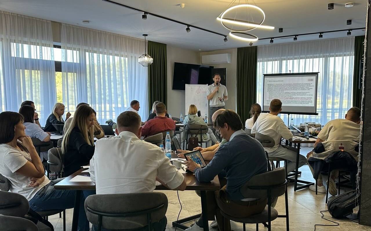 Кого из команды привлекать к стратегической сессии?